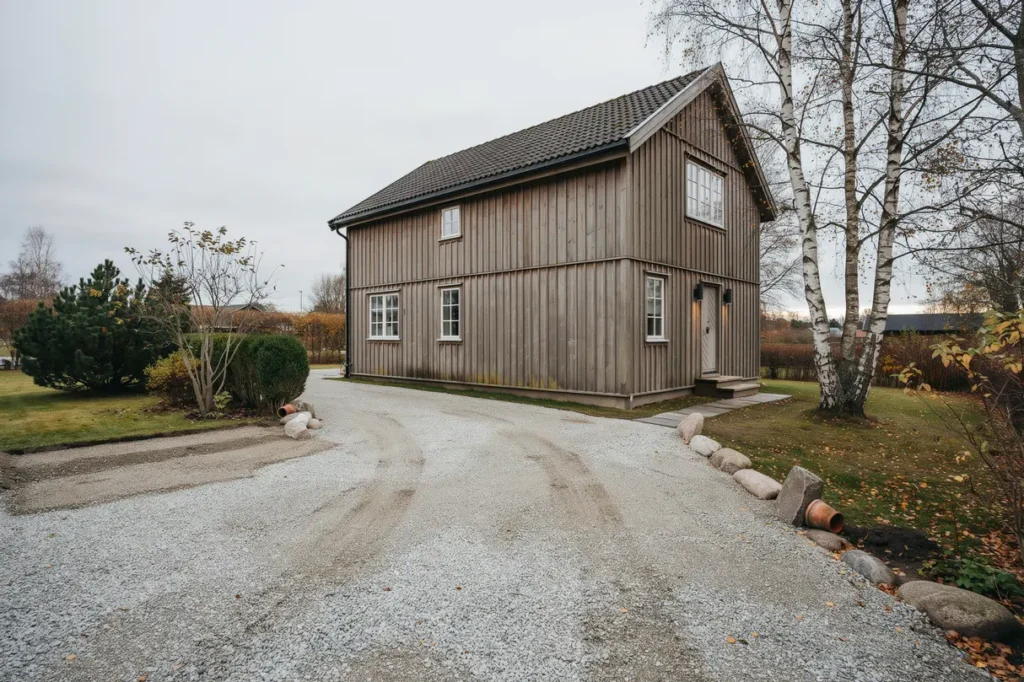 markarbete f r uppfart med grus r tt underlag dr nering och h llbara val